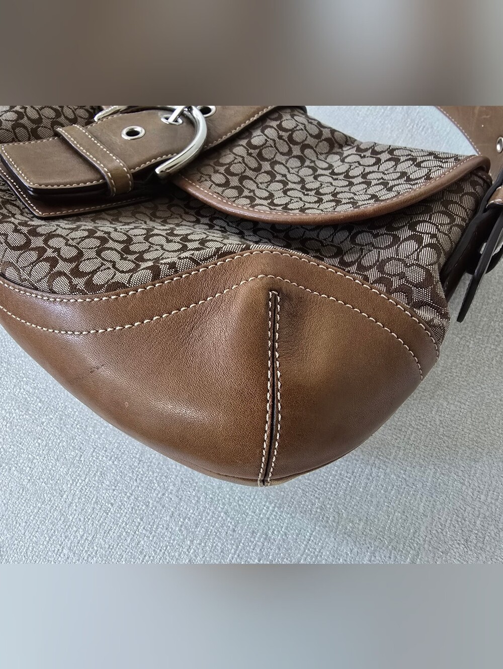 Vintage Coach Soho Signature Brown Canvas and Leather Shoulder Bag - Picture 4 of 14